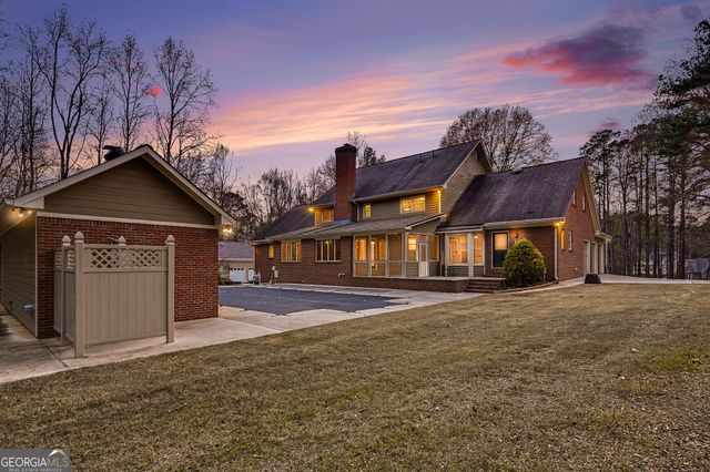 8566 Shoreline Drive, Jonesboro, GA 30236