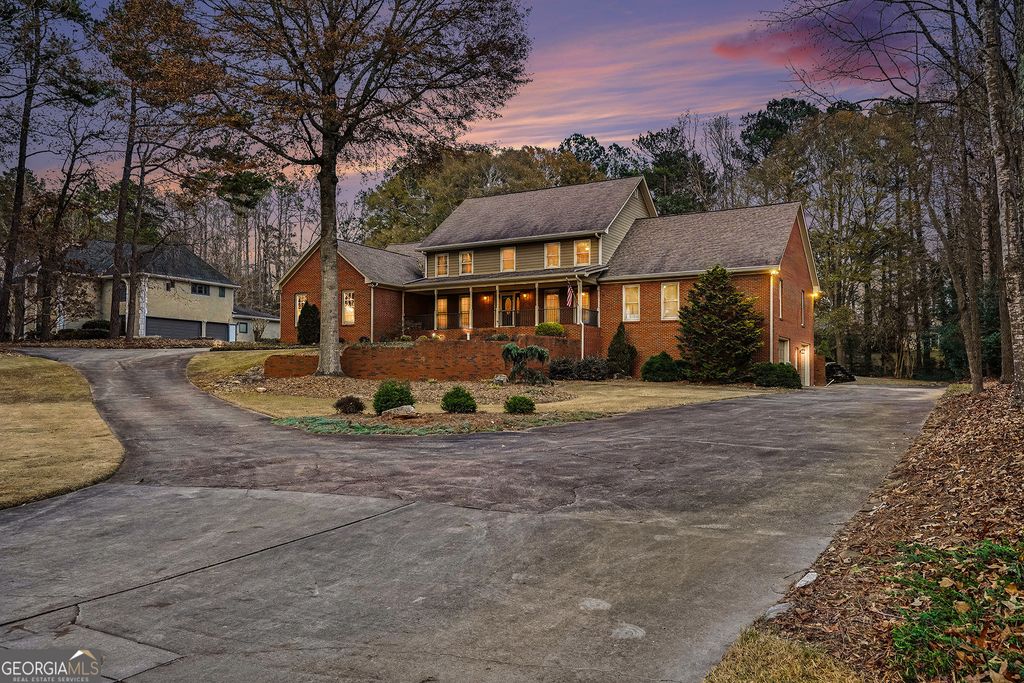 8566 Shoreline Drive, Jonesboro, GA 30236