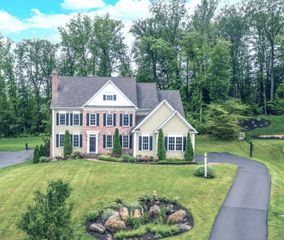 35 Bridgehampton Crossing, Farmington, CT 06085
