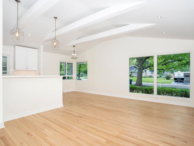 48 Oakwood Drive, Naperville, IL 60540