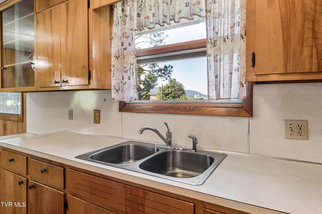 133 Rosefield Drive, Kingsport, TN 37660