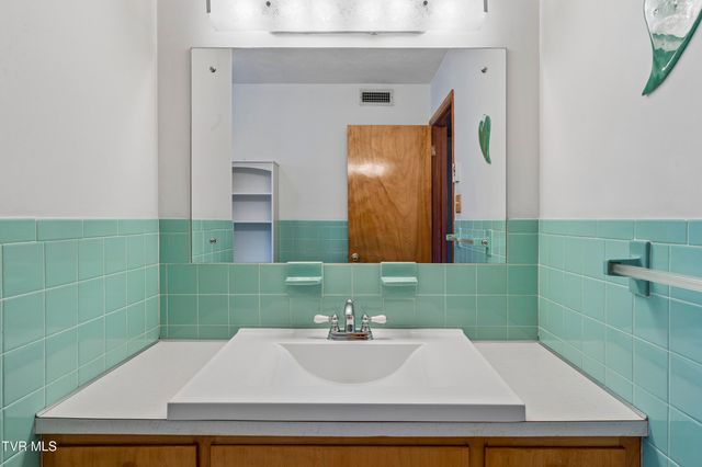 133 Rosefield Drive, Kingsport, TN 37660