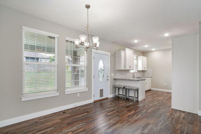 2070 Bull Run Road, Ozark, MO 65721