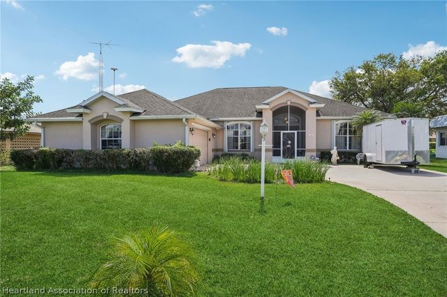 107 Orange Road NE, Lake Placid, FL 33852