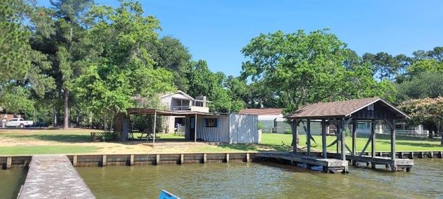 15088 Cozy Cove Lane, Willis, TX 77318