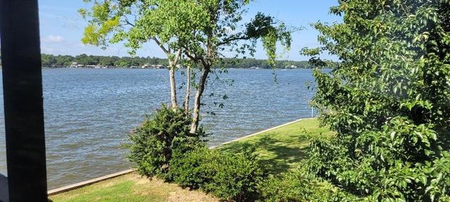15088 Cozy Cove Lane, Willis, TX 77318
