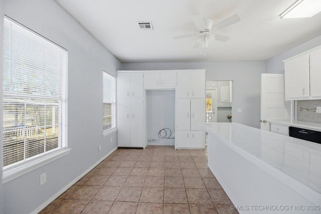 515 W 8th Avenue, Bristow, OK 74010