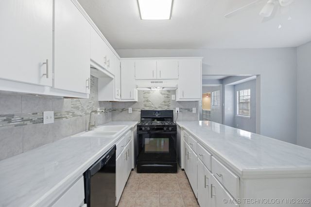 515 W 8th Avenue, Bristow, OK 74010