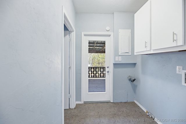 515 W 8th Avenue, Bristow, OK 74010