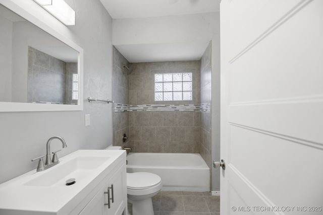 515 W 8th Avenue, Bristow, OK 74010