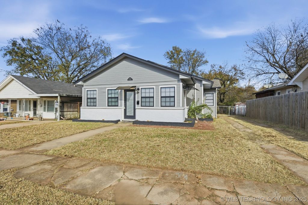 515 W 8th Avenue, Bristow, OK 74010