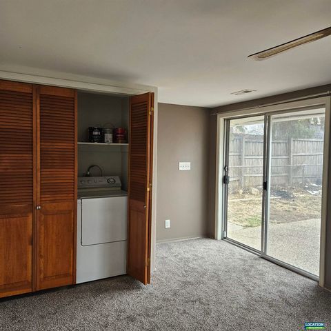 300 S 44th Street, Lincoln, NE 68510