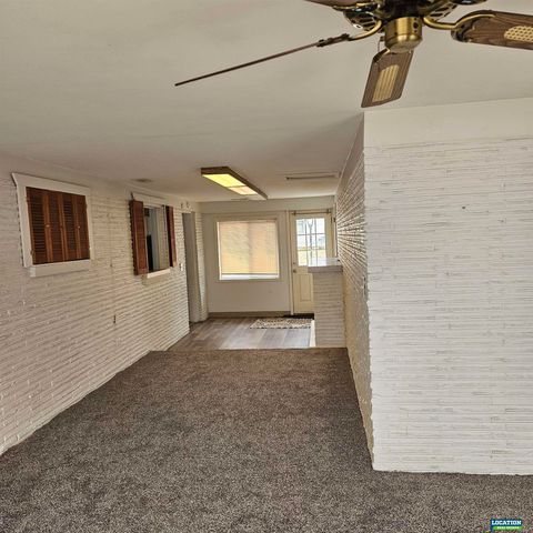 300 S 44th Street, Lincoln, NE 68510