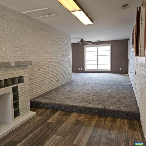 300 S 44th Street, Lincoln, NE 68510