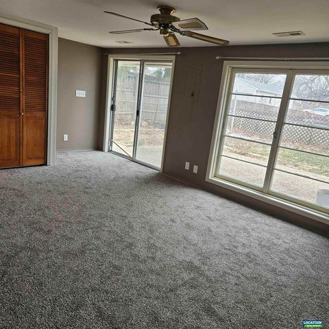 300 S 44th Street, Lincoln, NE 68510