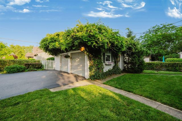 944 S Cassingham Road, Bexley, OH 43209