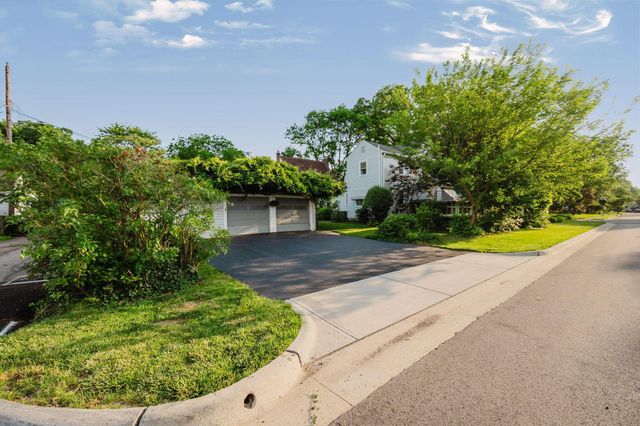 944 S Cassingham Road, Bexley, OH 43209
