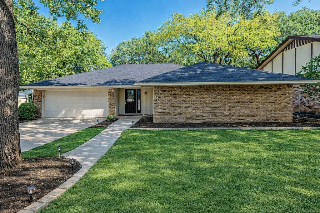 5209 Smokerise Court, Arlington, TX 76016 — exterior