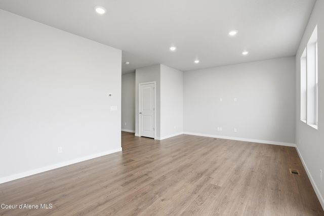 5399 E Aquila Ave, Post Falls, ID 83854