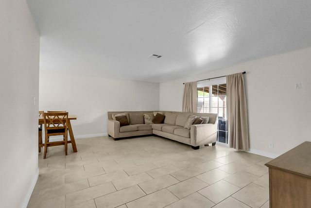 2085 Coronado Ave, Merced, CA 95348