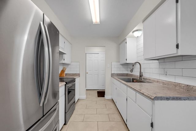 2085 Coronado Ave, Merced, CA 95348