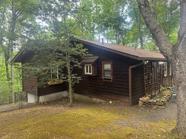 210 Holly Ridge Lane, Murphy, NC 28906