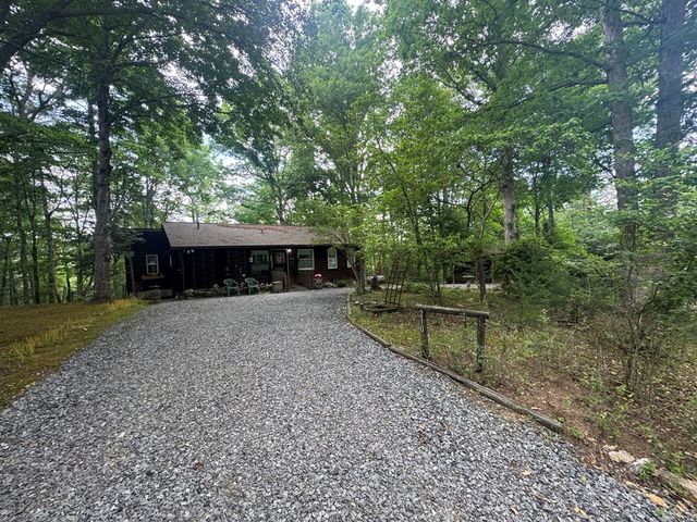 210 Holly Ridge Lane, Murphy, NC 28906