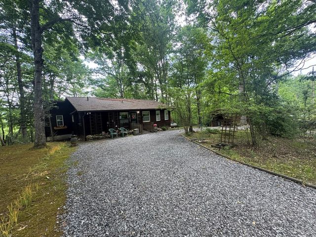 210 Holly Ridge Lane, Murphy, NC 28906