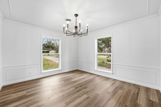 28 Winged Foot Drive, Panorama Village, TX 77304