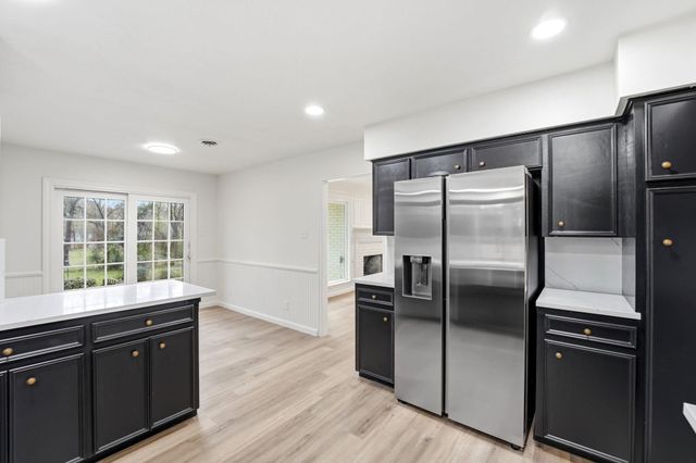 28 Winged Foot Drive, Panorama Village, TX 77304