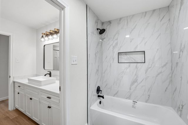 28 Winged Foot Drive, Panorama Village, TX 77304