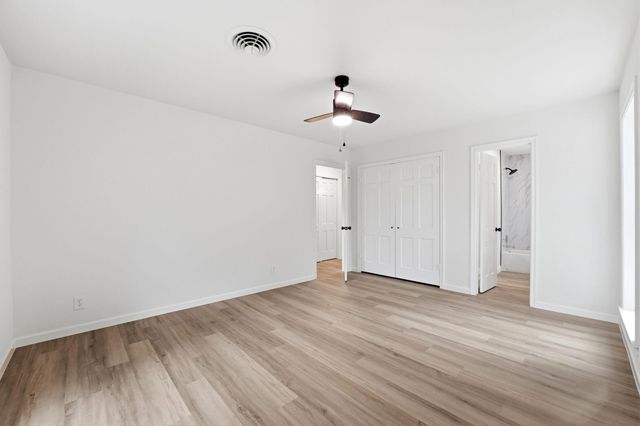 28 Winged Foot Drive, Panorama Village, TX 77304