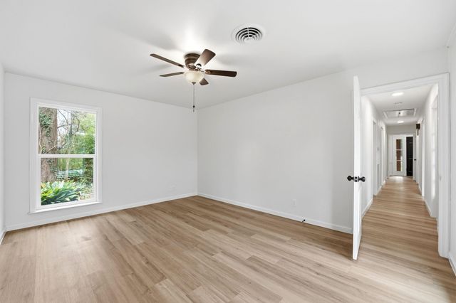 28 Winged Foot Drive, Panorama Village, TX 77304