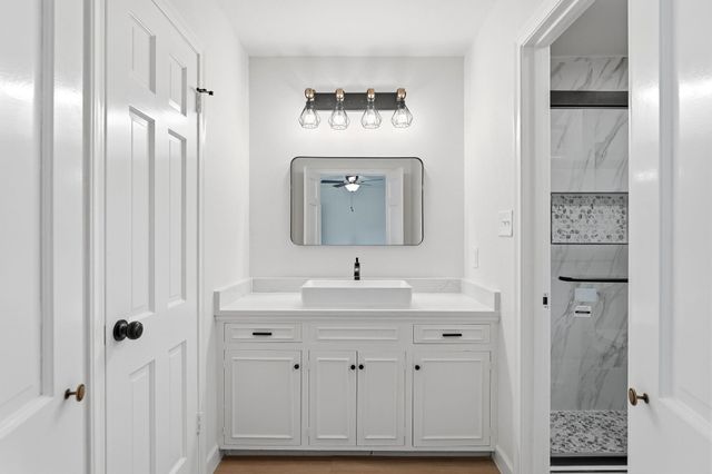 28 Winged Foot Drive, Panorama Village, TX 77304