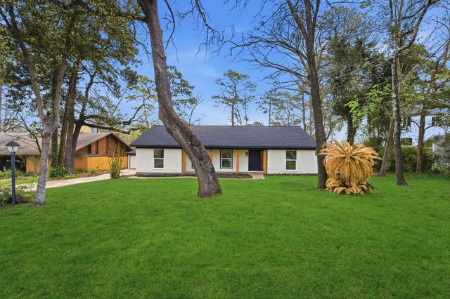 28 Winged Foot Drive, Panorama Village, TX 77304