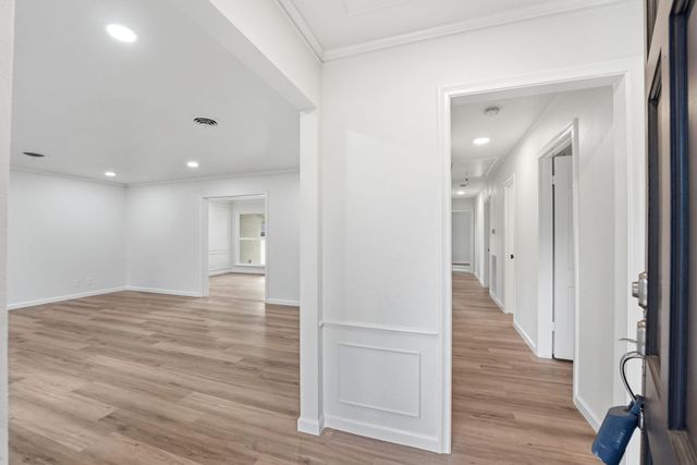 28 Winged Foot Drive, Panorama Village, TX 77304