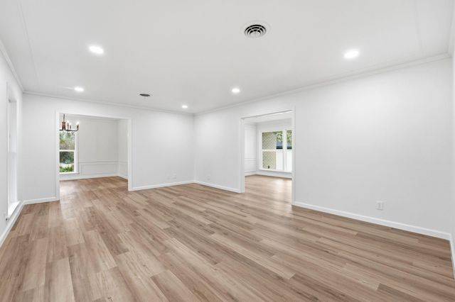 28 Winged Foot Drive, Panorama Village, TX 77304