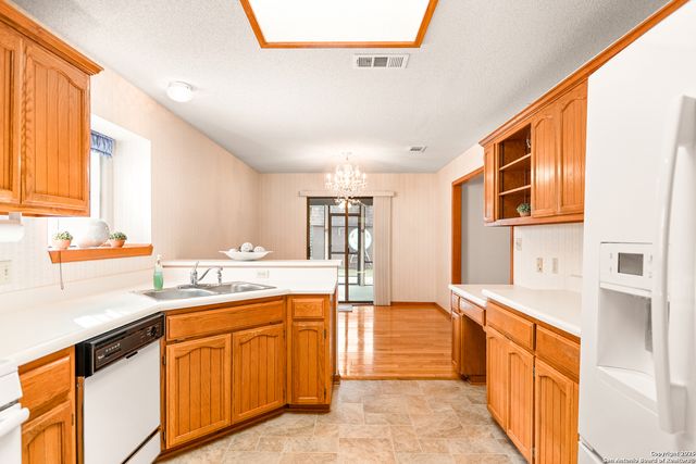 7702 brunning, Live Oak, TX 78233