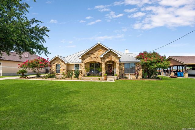 630 N DICKSON ST, Poth, TX 78147