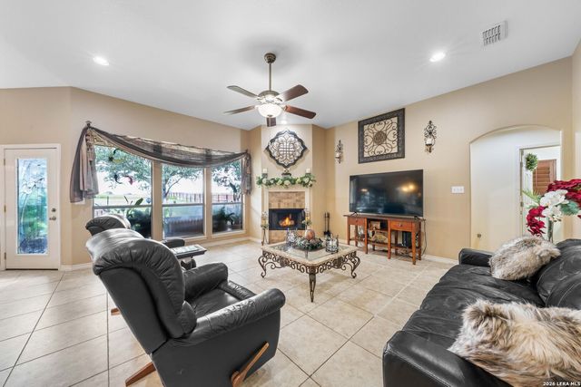 630 N DICKSON ST, Poth, TX 78147