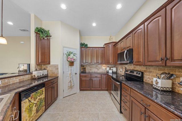 630 N DICKSON ST, Poth, TX 78147