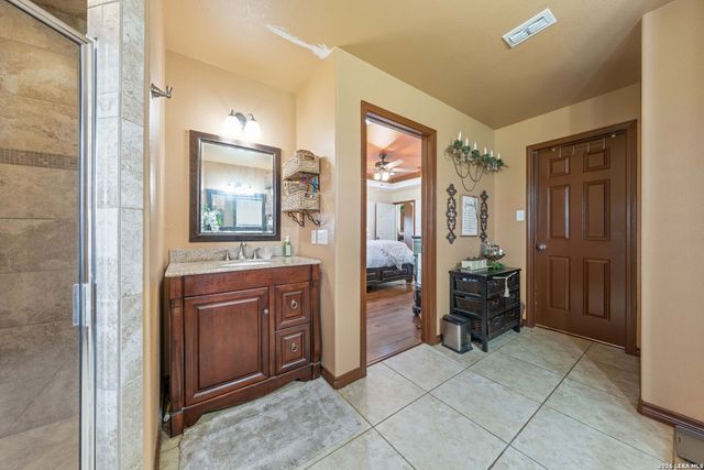 630 N DICKSON ST, Poth, TX 78147
