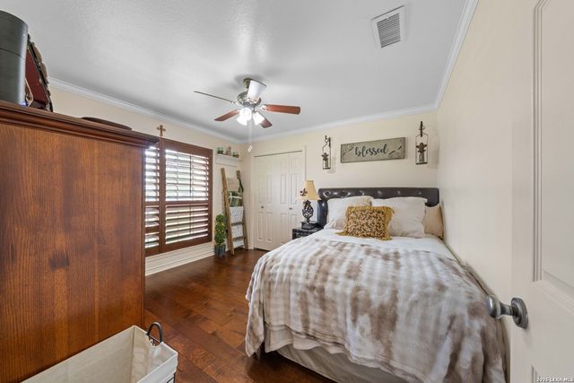 630 N DICKSON ST, Poth, TX 78147