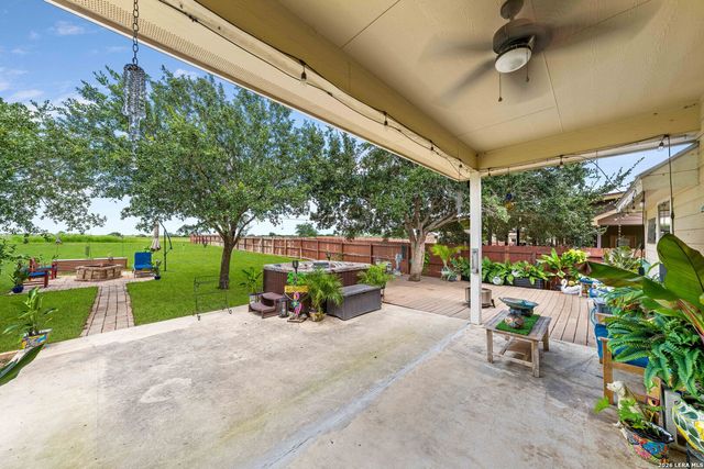 630 N DICKSON ST, Poth, TX 78147