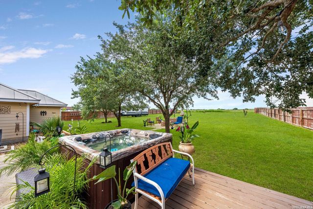 630 N DICKSON ST, Poth, TX 78147