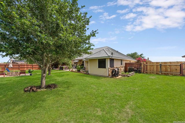 630 N DICKSON ST, Poth, TX 78147