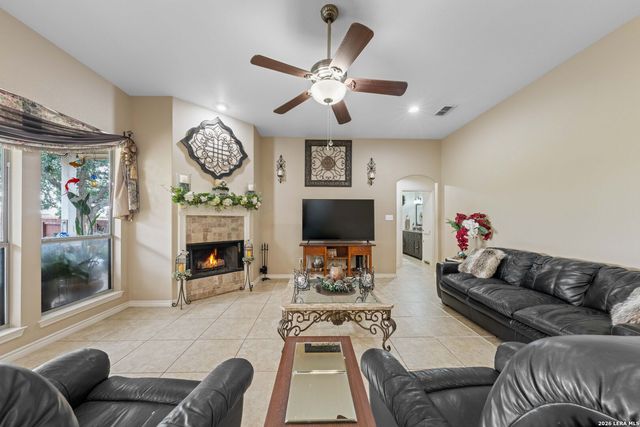 630 N DICKSON ST, Poth, TX 78147