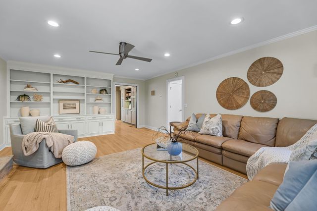 354 Molasses Lane, Mount Pleasant, SC 29464