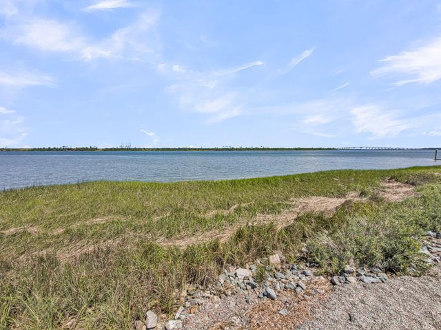 354 Molasses Lane, Mount Pleasant, SC 29464