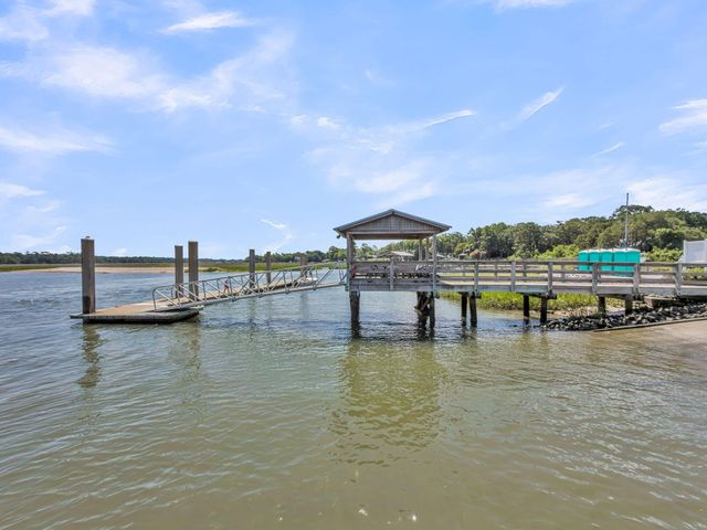 354 Molasses Lane, Mount Pleasant, SC 29464